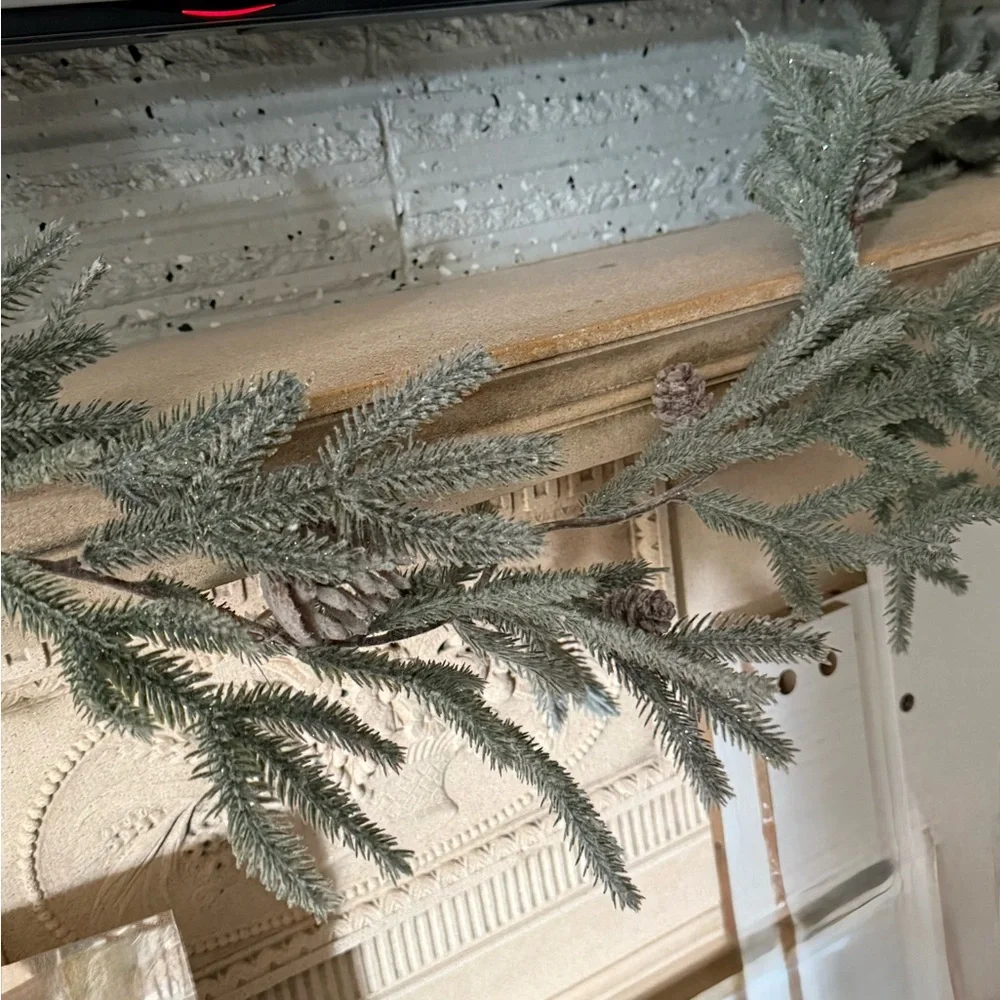 Ashland Snowy Pinecone Mix Holiday Garland